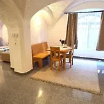 Altstadt-apartmenthaus Bogensperger 아파트